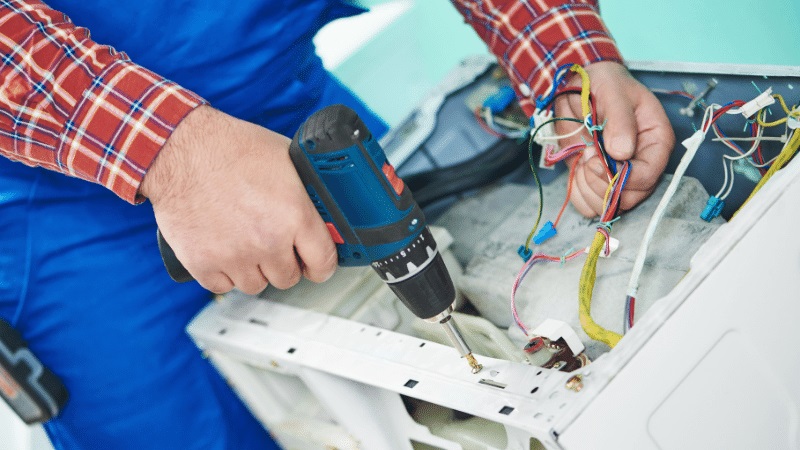 Avcılar Altus Altus çamaşır makinesi kart tamiri – Su almama arızası orijinal parça ile giderildi. - Teknik servis örneği
